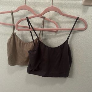 Cropped tanks 2 pack